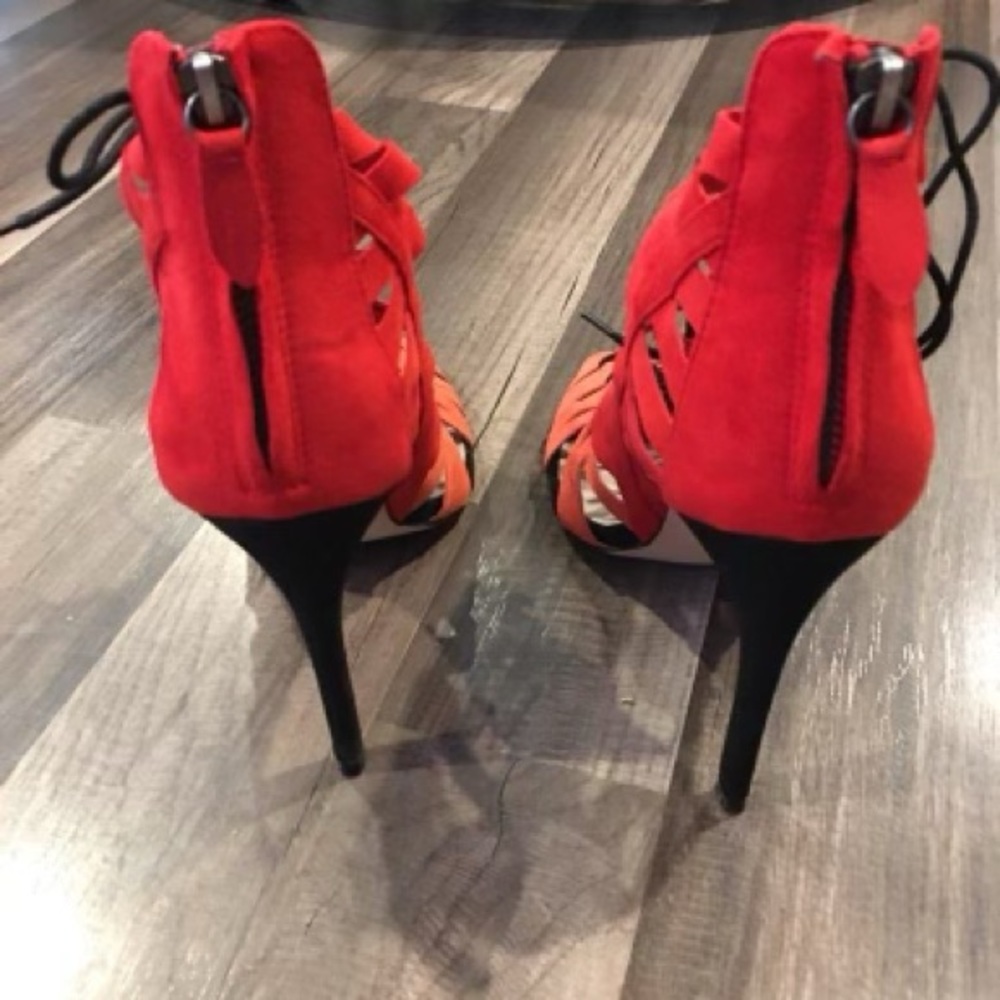 Heels - Picture 3 of 3